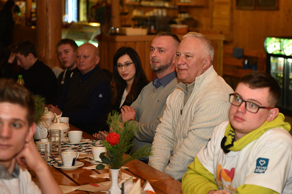 Uroczysta dekoracja najlepszych narciarzy i snowboardzistów