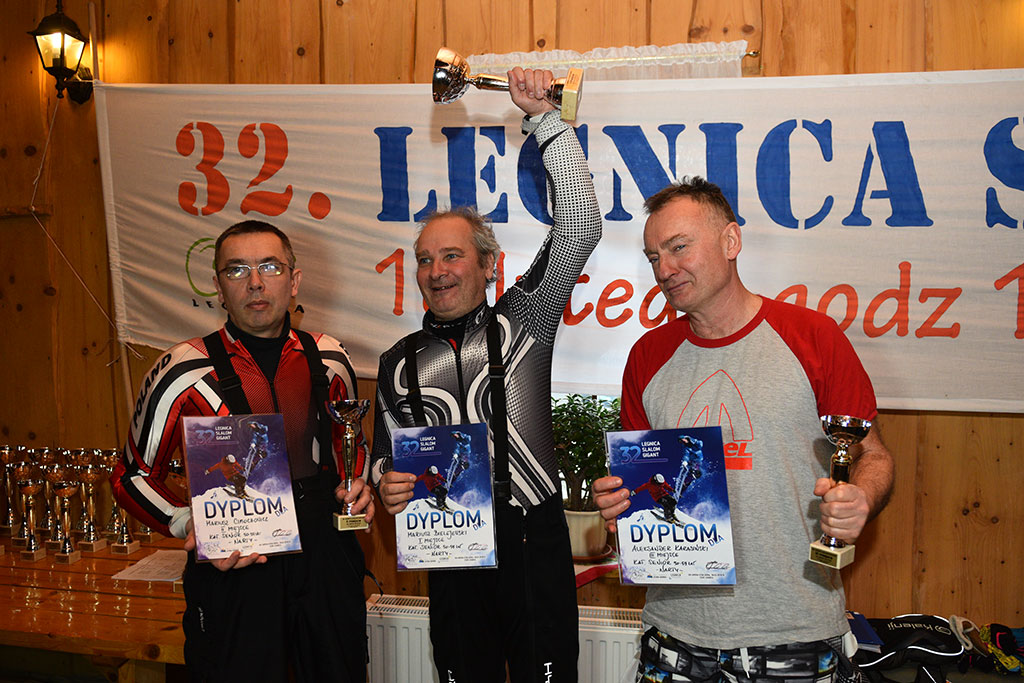 Uroczysta dekoracja najlepszych narciarzy i snowboardzistów