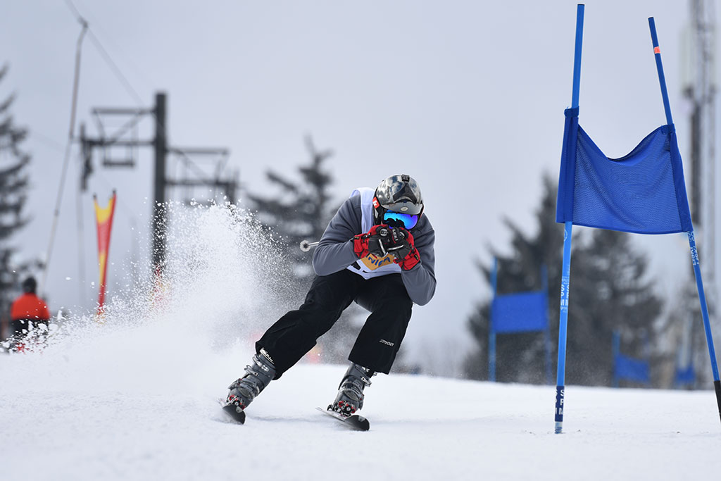 Legnicki slalom gigant na Łysej Górze w Dziwiszowie