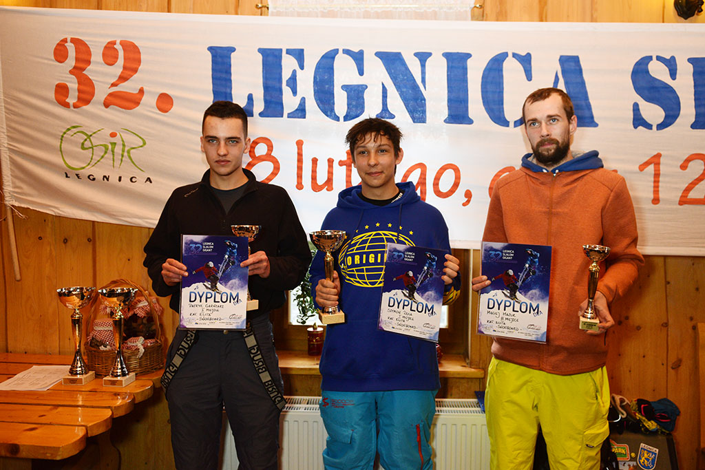 Uroczysta dekoracja najlepszych narciarzy i snowboardzistów