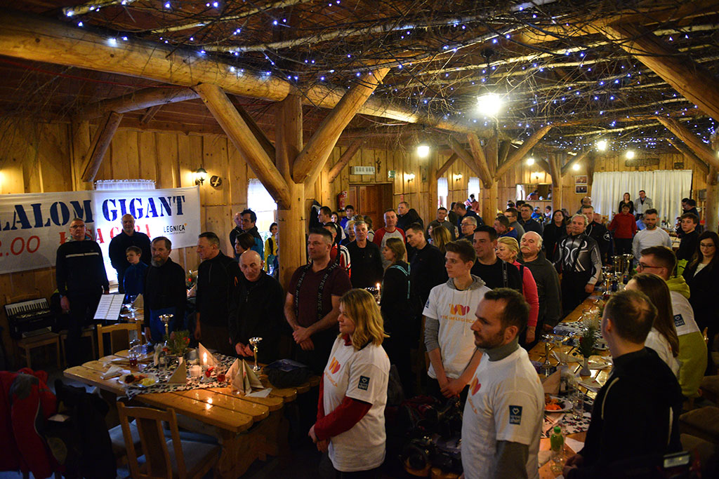 Uroczysta dekoracja najlepszych narciarzy i snowboardzistów