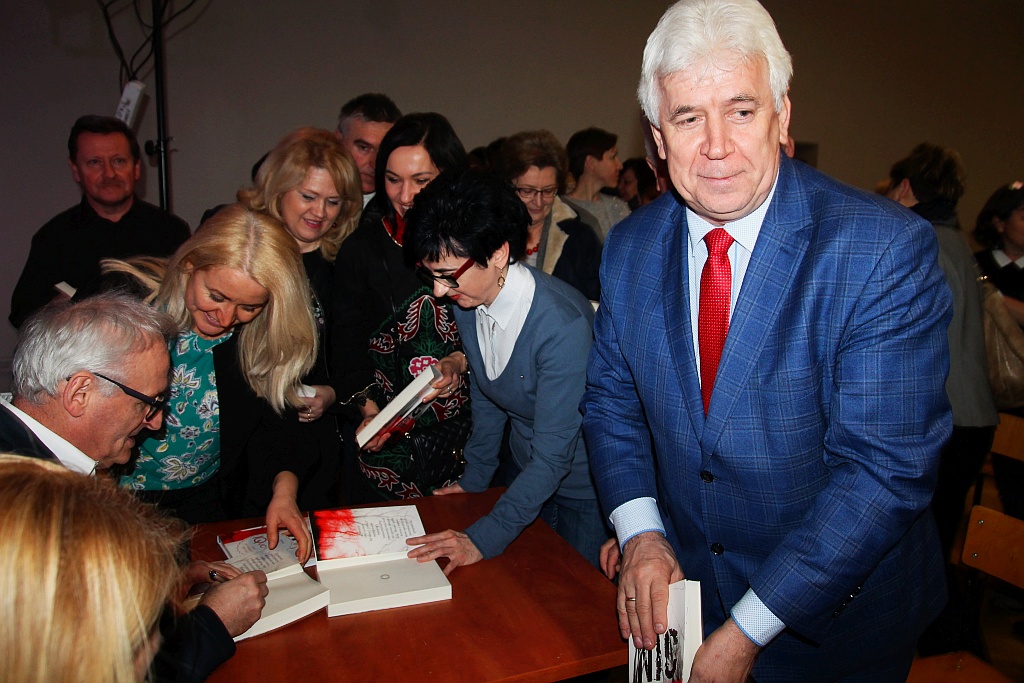 Jurksztowicz zachwycała głosem, Dębski opowieścią