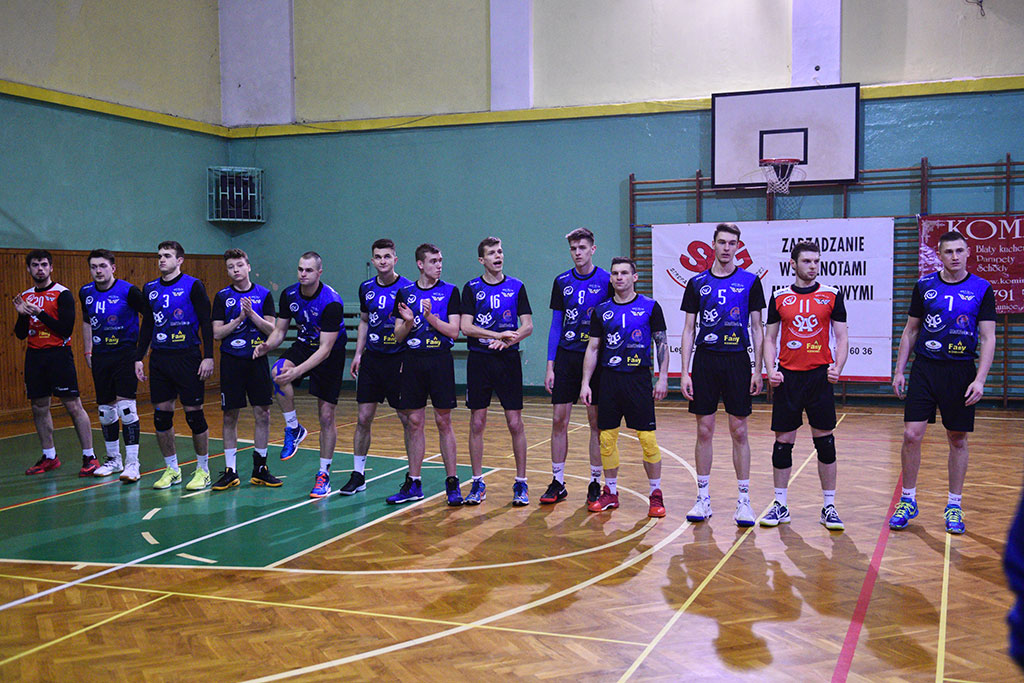 Siatkarze Ikara batalię o 2. ligę rozpoczęli od wygranej
