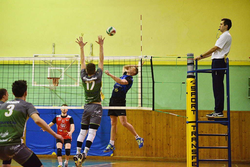 Siatkarze Ikara batalię o 2. ligę rozpoczęli od wygranej