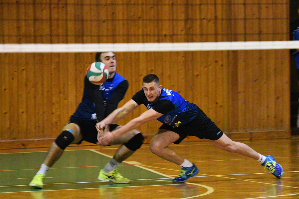 Siatkarze Ikara batalię o 2. ligę rozpoczęli od wygranej