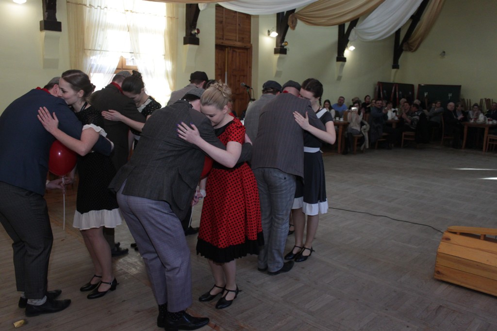 Zespół „Furmani” zabawiał panie w Jaśkowicach Legnickich