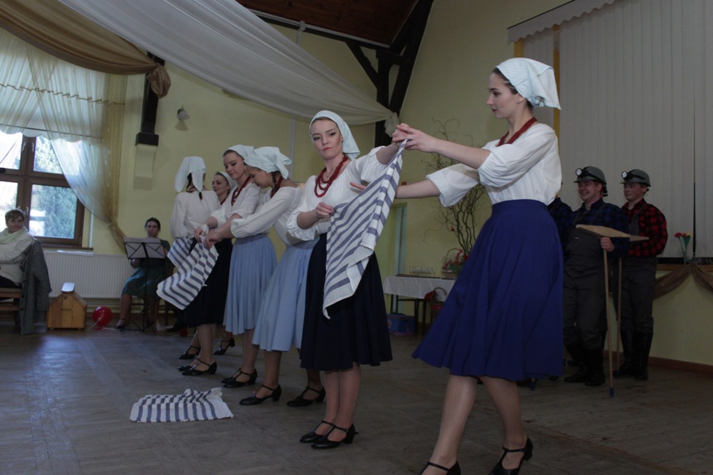 Zespół „Furmani” zabawiał panie w Jaśkowicach Legnickich