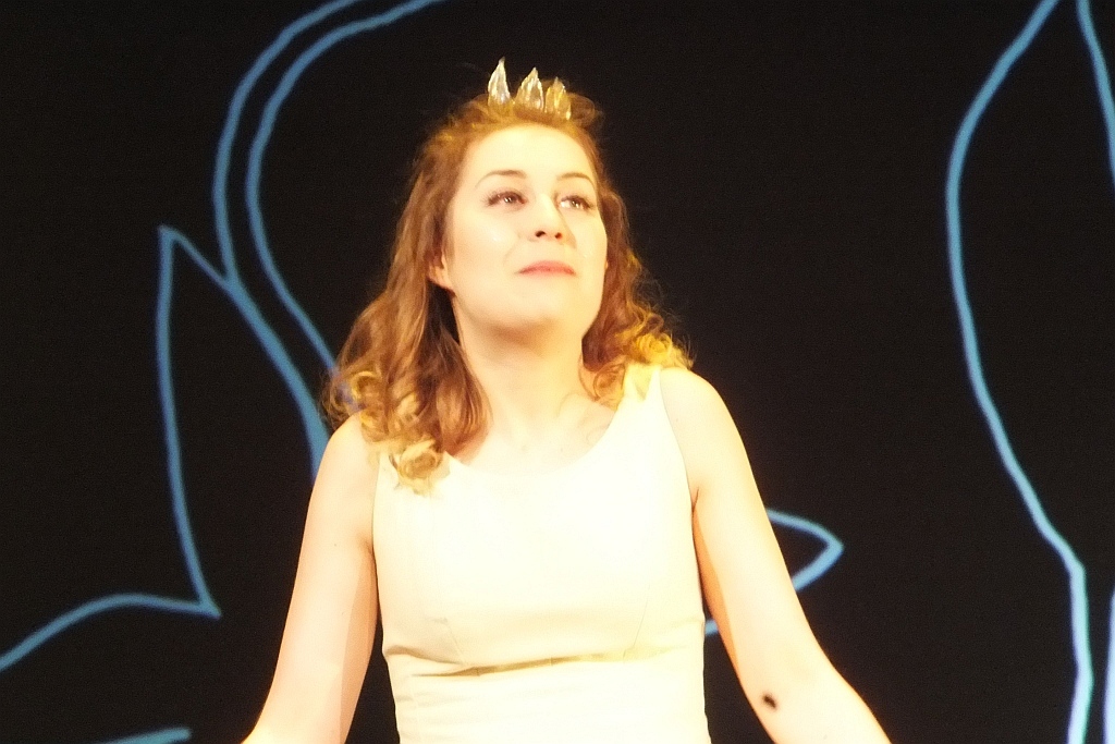 Jedna z „Klechd  sezamowych” na scenie Teatru Modrzejewskiej