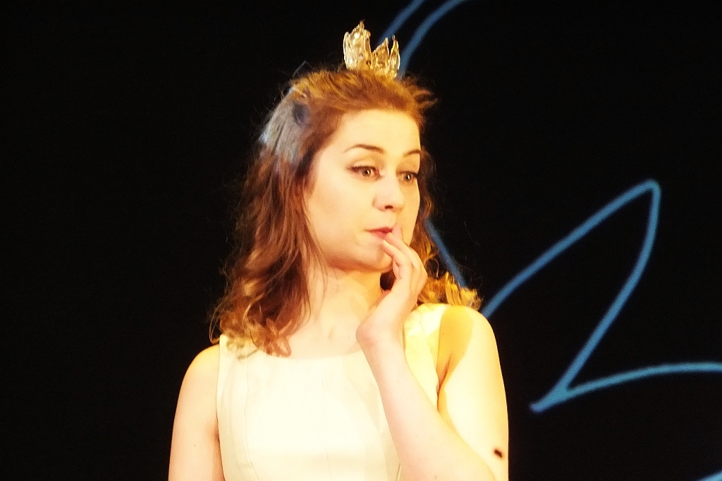 Jedna z „Klechd  sezamowych” na scenie Teatru Modrzejewskiej