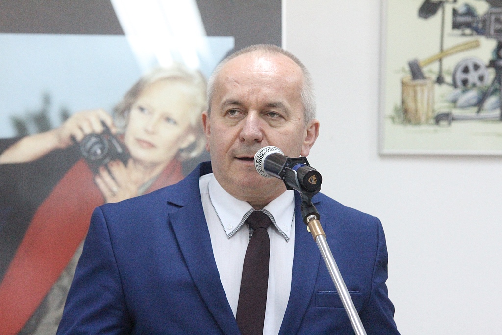 „Piękne i Bestia” - karykatury i zdjęcia w Zamku Piastowskim