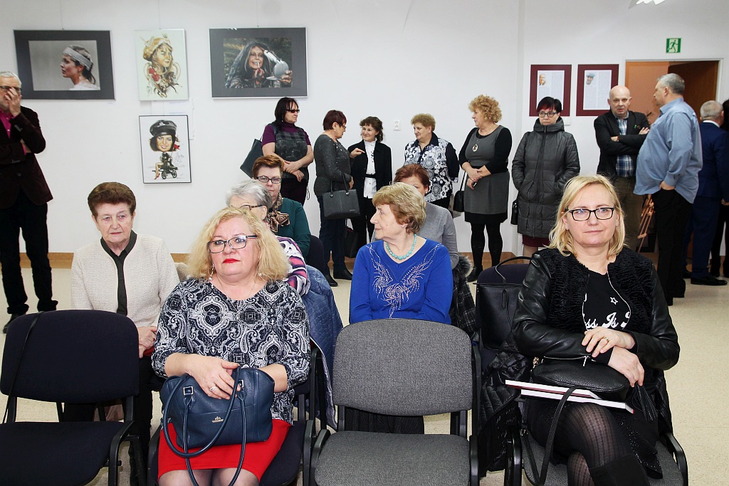 „Piękne i Bestia” - karykatury i zdjęcia w Zamku Piastowskim