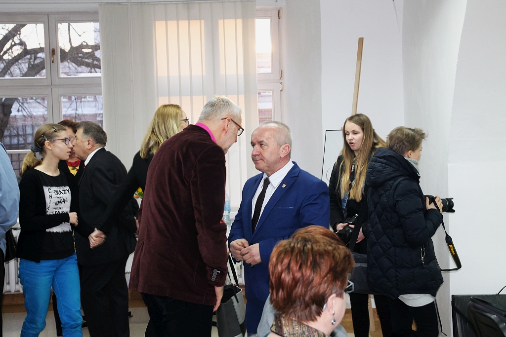 „Piękne i Bestia” - karykatury i zdjęcia w Zamku Piastowskim
