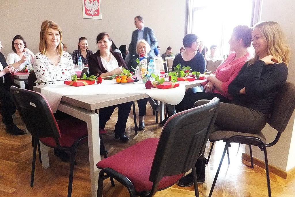 Panie w legnickim starostwie ugoszczone z okazji swojego święta