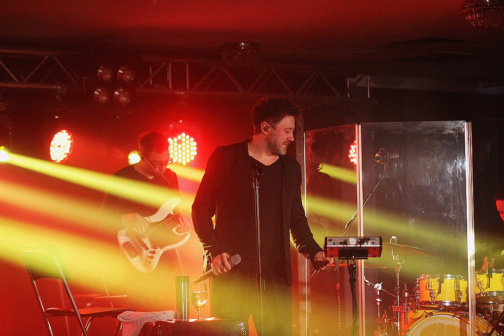 Koncert Andrzeja „Piaska” Piasecznego w hotelu Sękowski