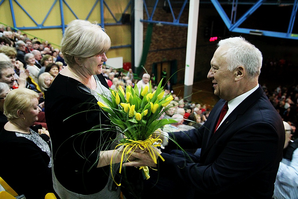 Tadeusz Krzakowski gospodarzem, Marek Torzewski gwiazdą