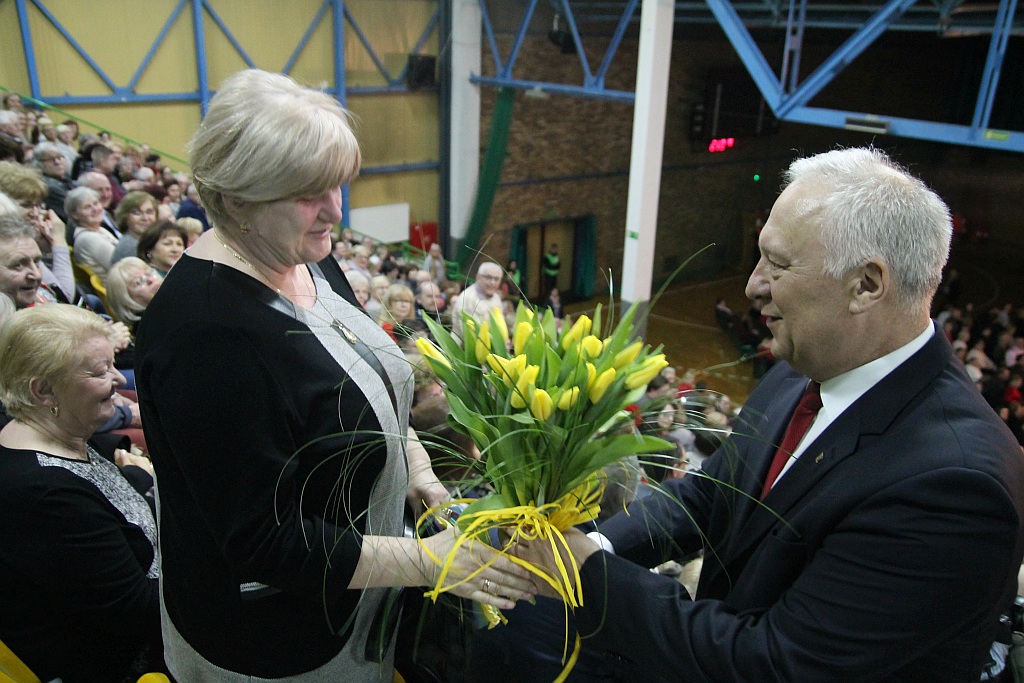 Tadeusz Krzakowski gospodarzem, Marek Torzewski gwiazdą