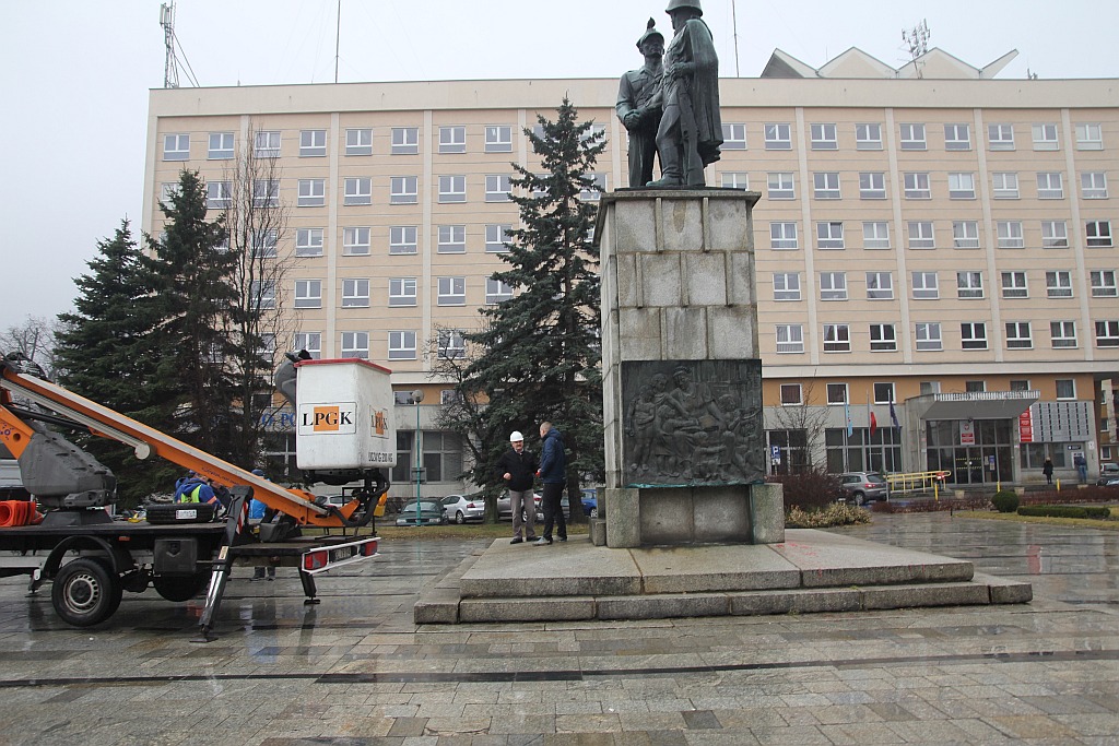 LPGK przymierza się do rozbiórki i eksmisji pomnika