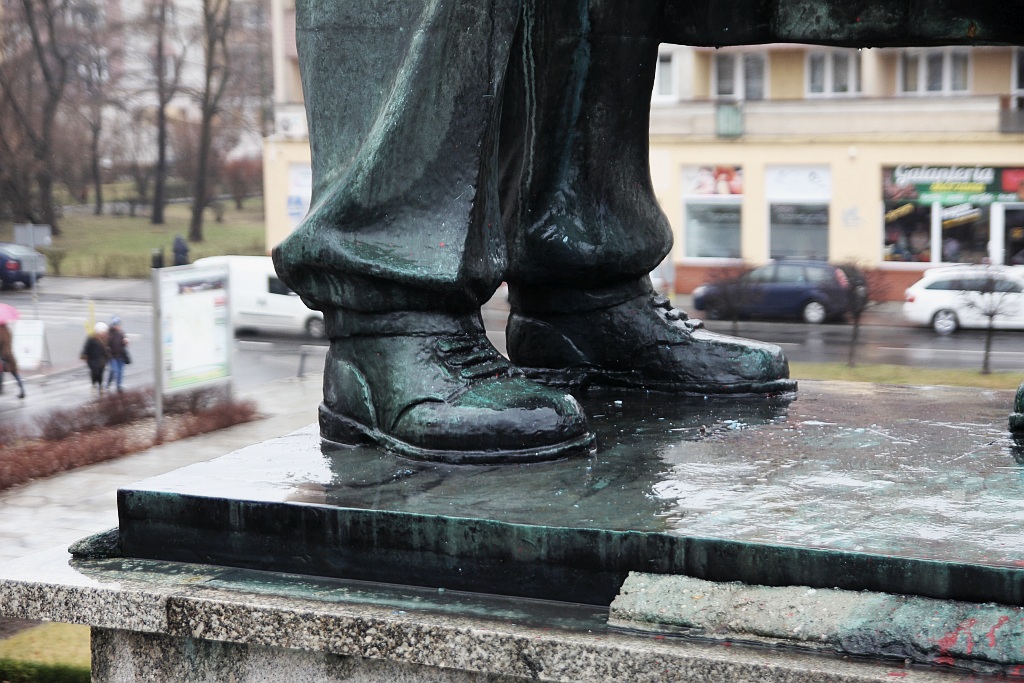 LPGK przymierza się do rozbiórki i eksmisji pomnika