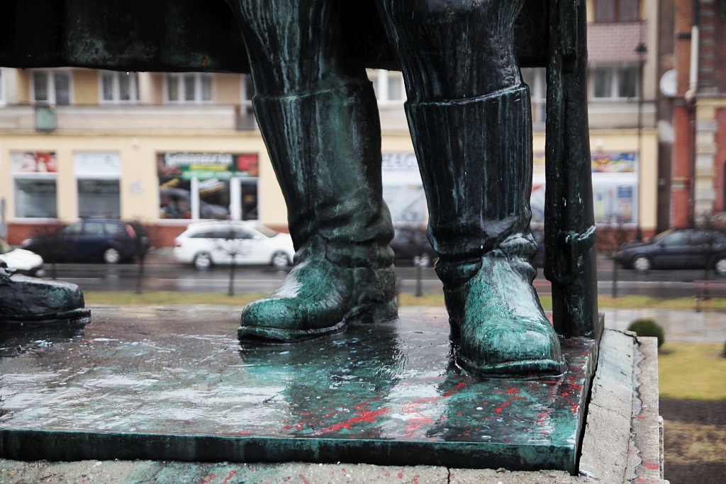 LPGK przymierza się do rozbiórki i eksmisji pomnika