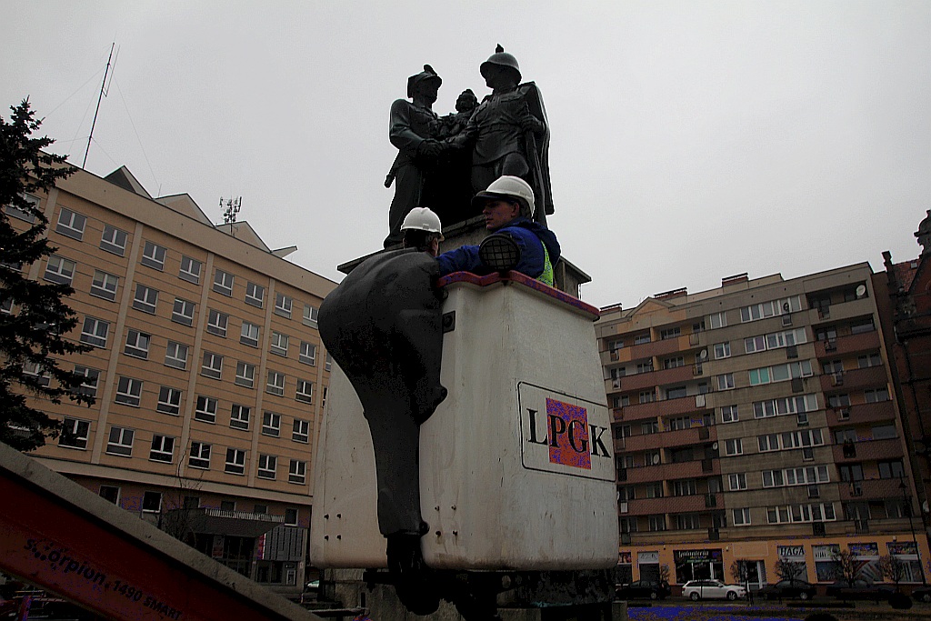 LPGK przymierza się do rozbiórki i eksmisji pomnika