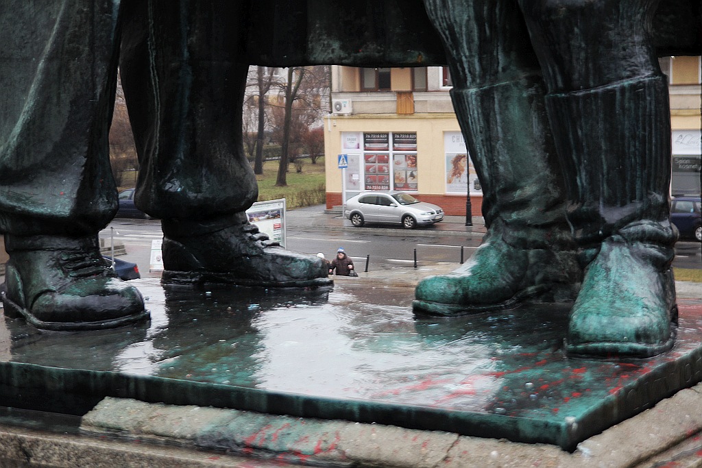 LPGK przymierza się do rozbiórki i eksmisji pomnika