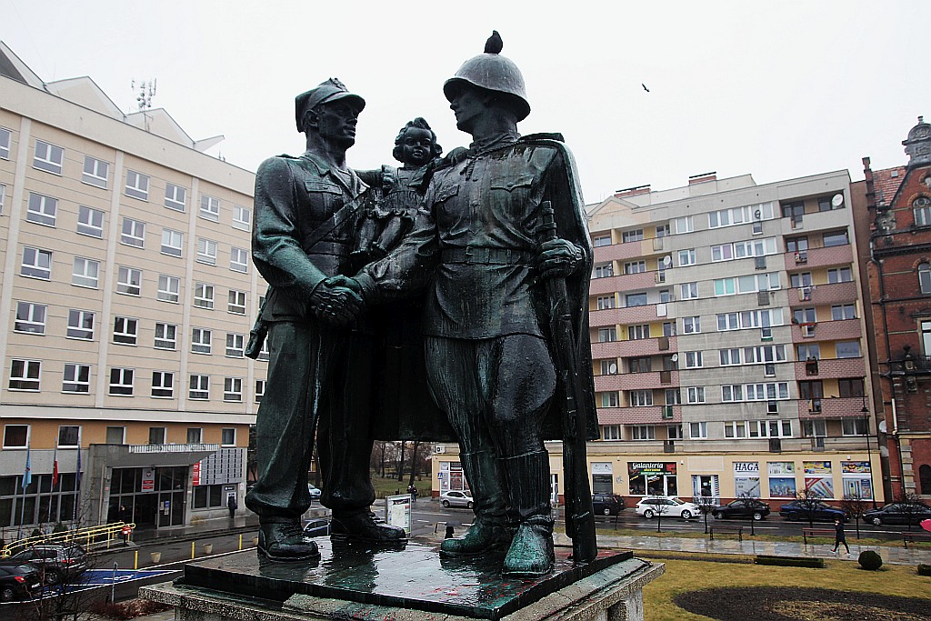 LPGK przymierza się do rozbiórki i eksmisji pomnika