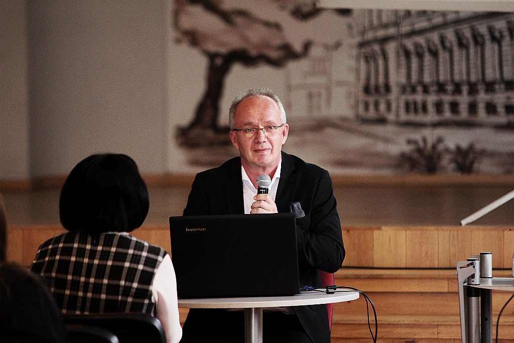 Prof. Krzysztof Szwagrzyk gościem I Liceum Ogólnokształcącego
