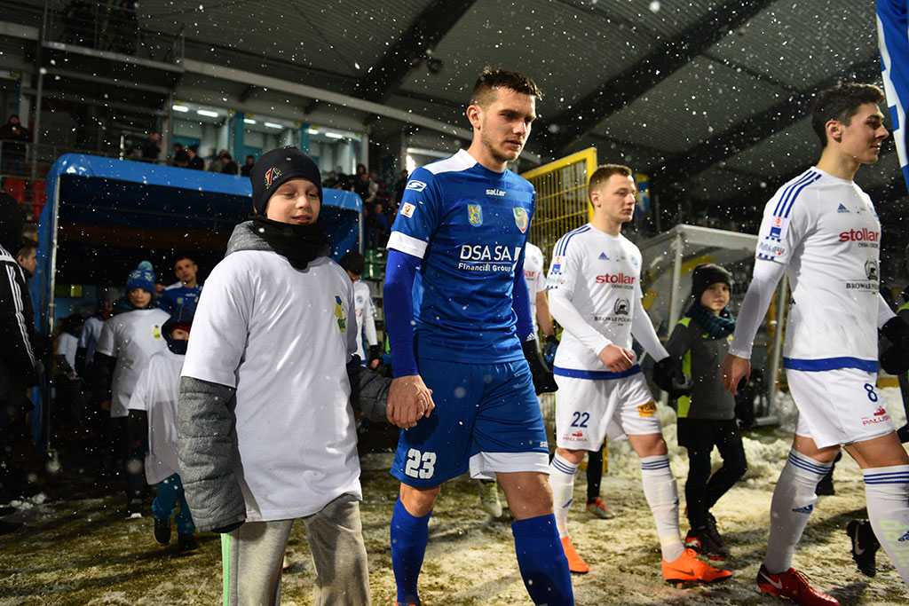 Zima Miedzi nie straszna! Wigry Suwałki poległy w Legnicy