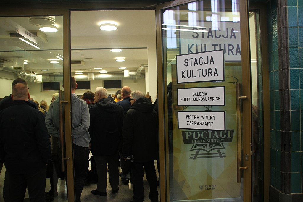 Pierwsza wystawa w Galerii Kolei Dolnośląskich