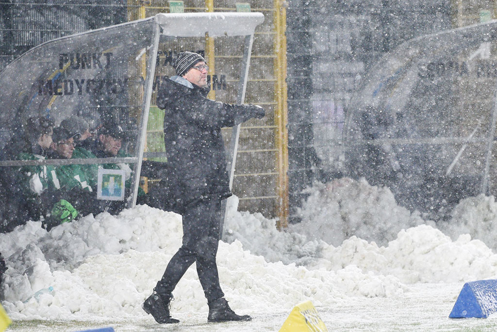 Zima Miedzi nie straszna! Wigry Suwałki poległy w Legnicy