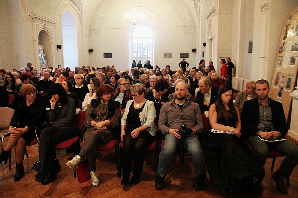 Pełen gwiazd koncert muzyki i poezji patriotycznej