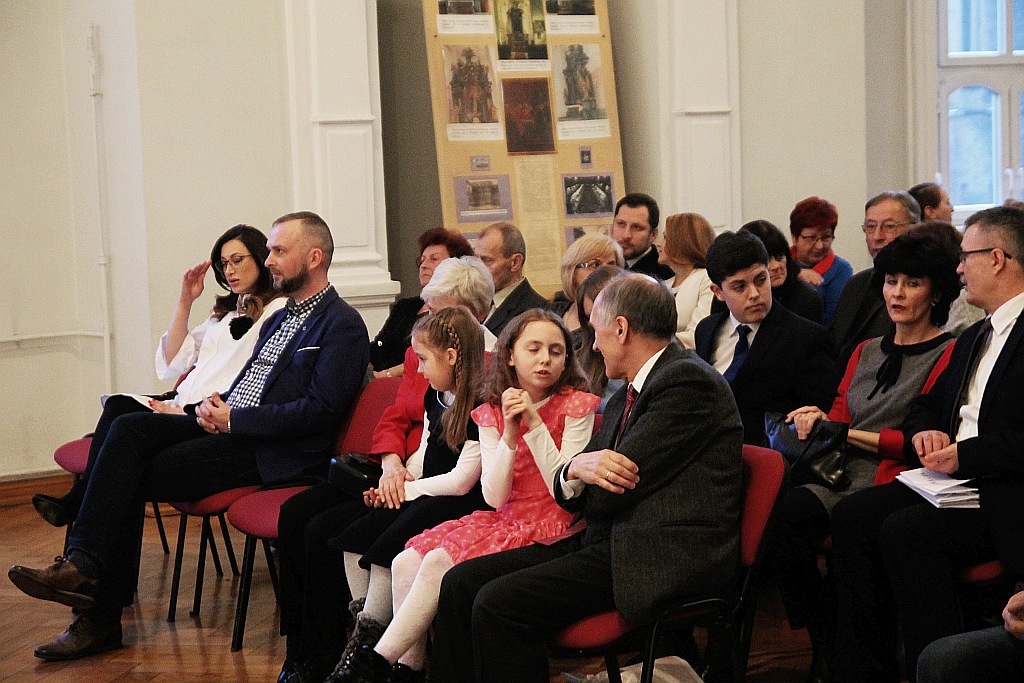 Pełen gwiazd koncert muzyki i poezji patriotycznej