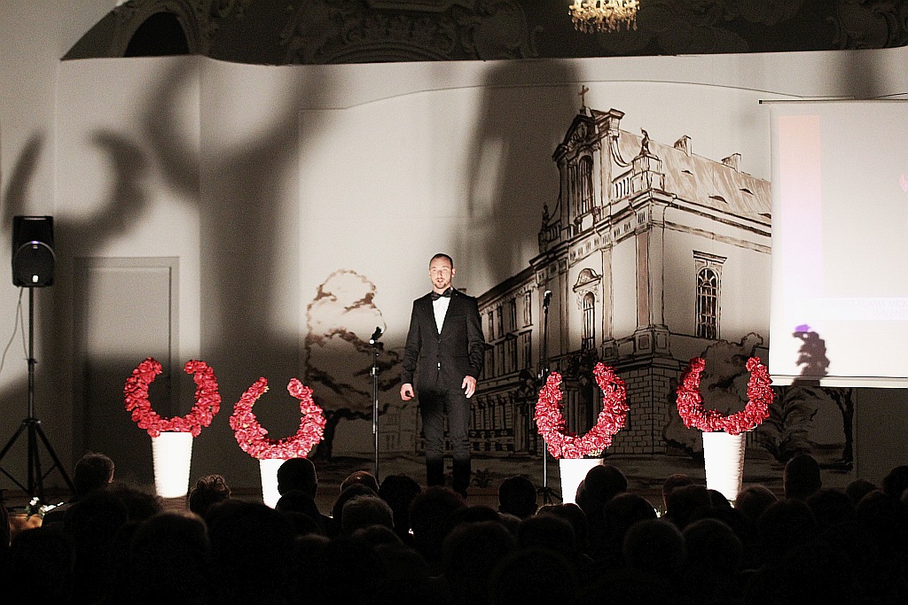 Pełen gwiazd koncert muzyki i poezji patriotycznej