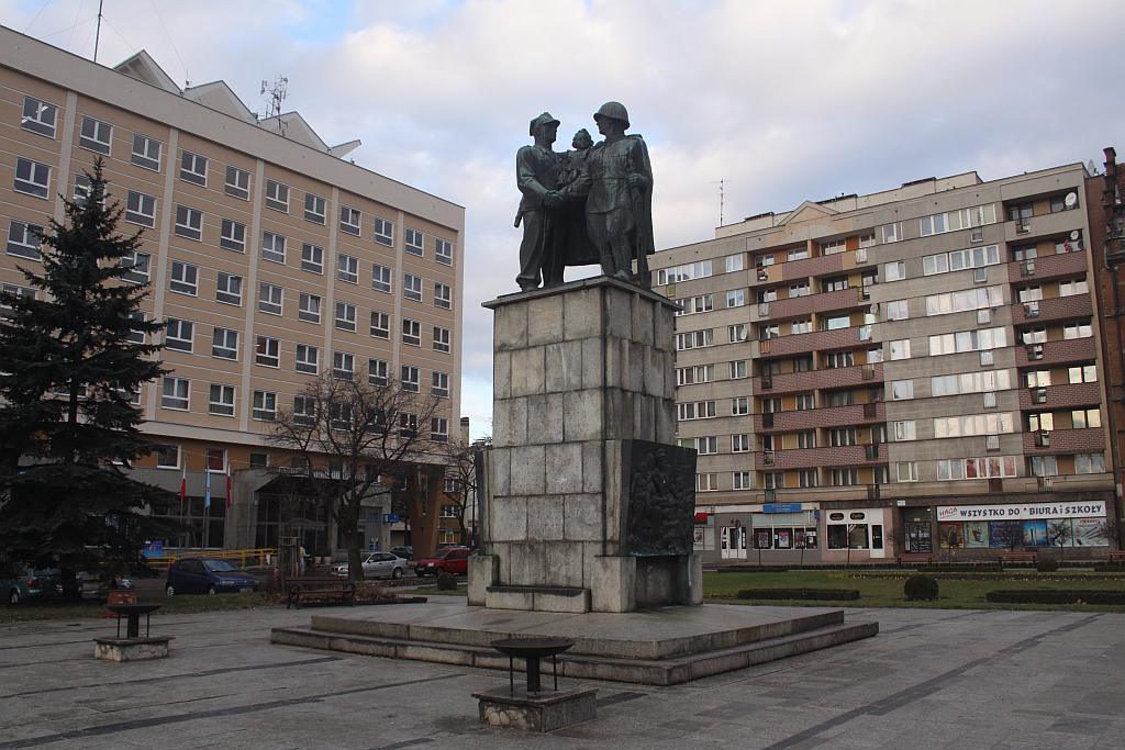 Pomnik, który od 67 lat dzieli legniczan idzie do rozbiórki