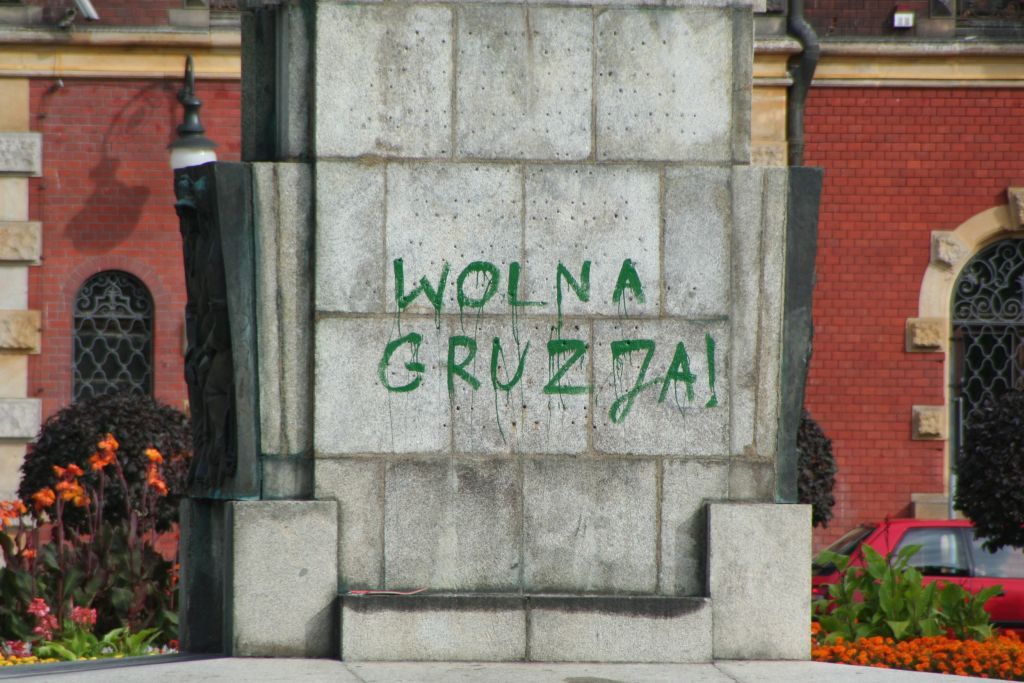 Pomnik, który od 67 lat dzieli legniczan idzie do rozbiórki