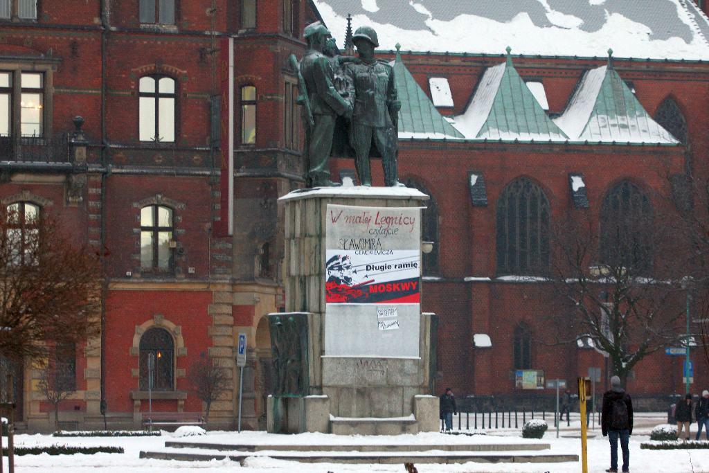 Pomnik, który od 67 lat dzieli legniczan idzie do rozbiórki