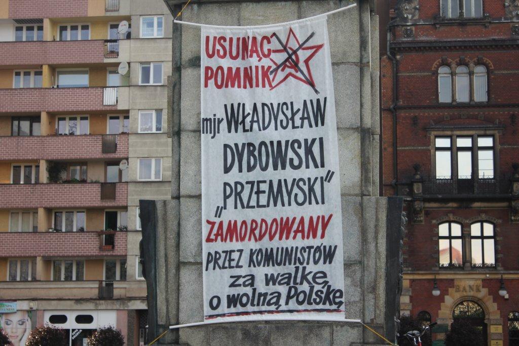 Pomnik, który od 67 lat dzieli legniczan idzie do rozbiórki