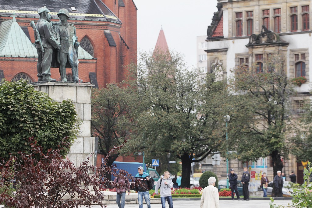 Pomnik, który od 67 lat dzieli legniczan idzie do rozbiórki