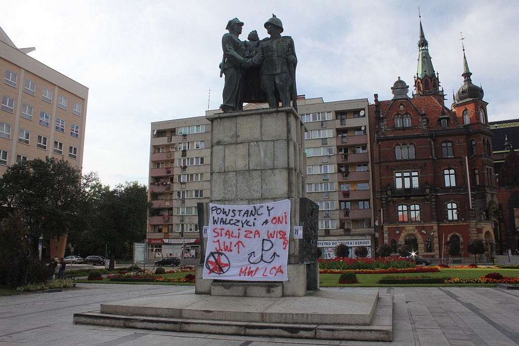 Pomnik, który od 67 lat dzieli legniczan idzie do rozbiórki