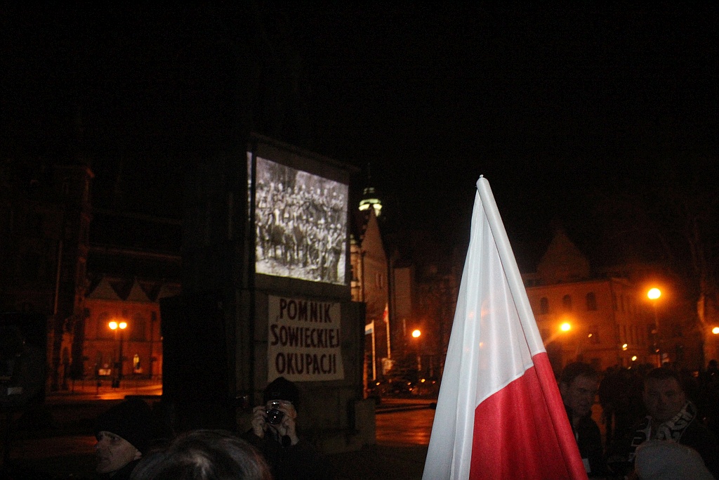 Pomnik, który od 67 lat dzieli legniczan idzie do rozbiórki