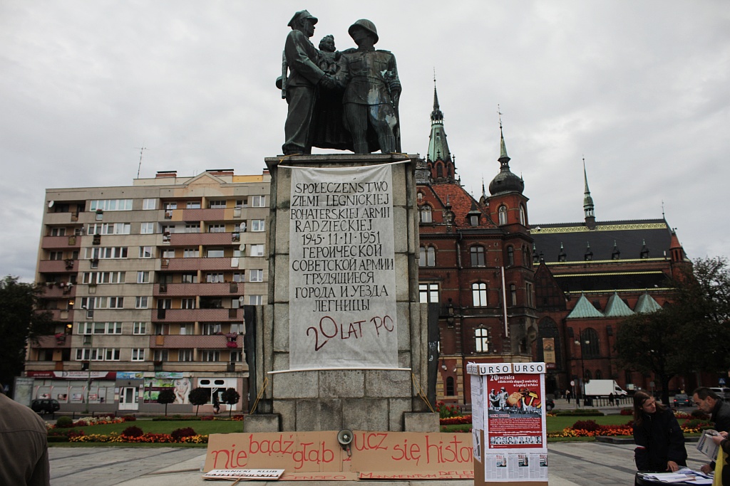 Pomnik, który od 67 lat dzieli legniczan idzie do rozbiórki