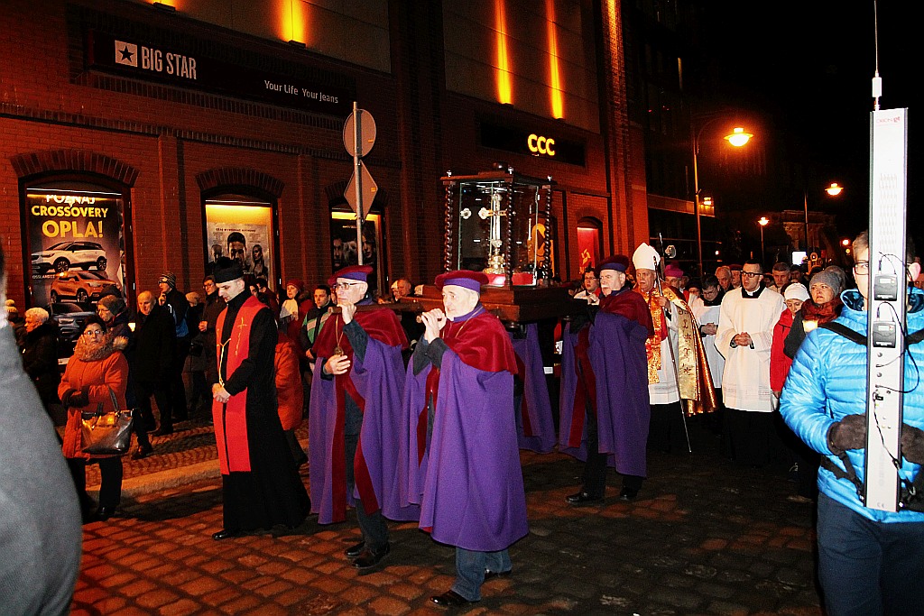 Miejska Droga Krzyżowa ulicami Legnicy