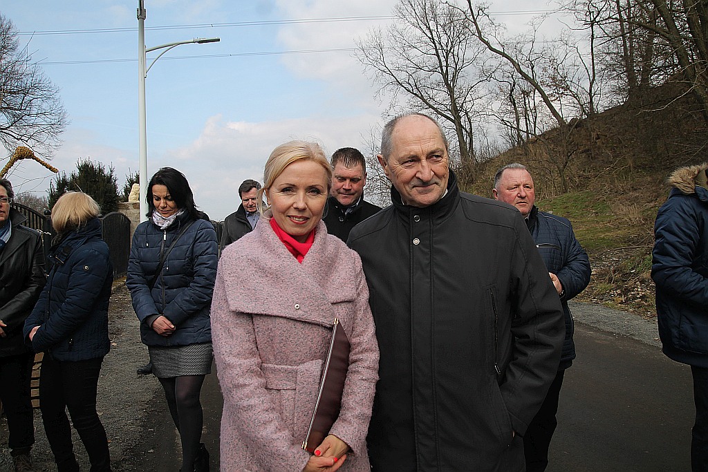 Mieszkańcy Dunina doczekali się nowej nawierzchni na drodze