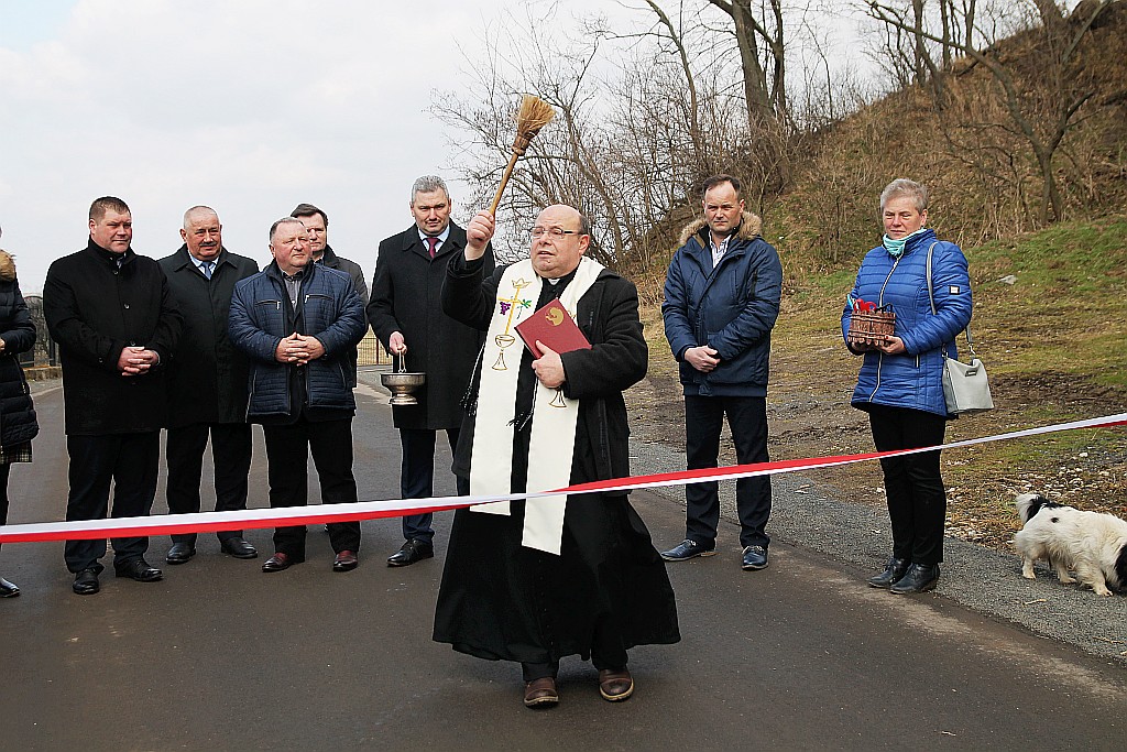 Mieszkańcy Dunina doczekali się nowej nawierzchni na drodze