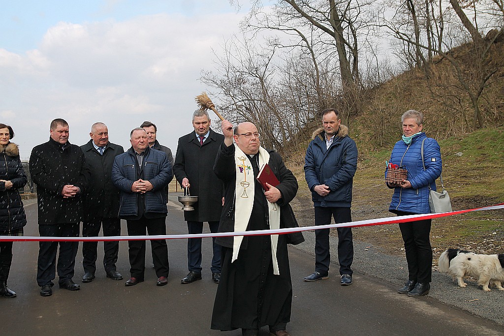 Mieszkańcy Dunina doczekali się nowej nawierzchni na drodze