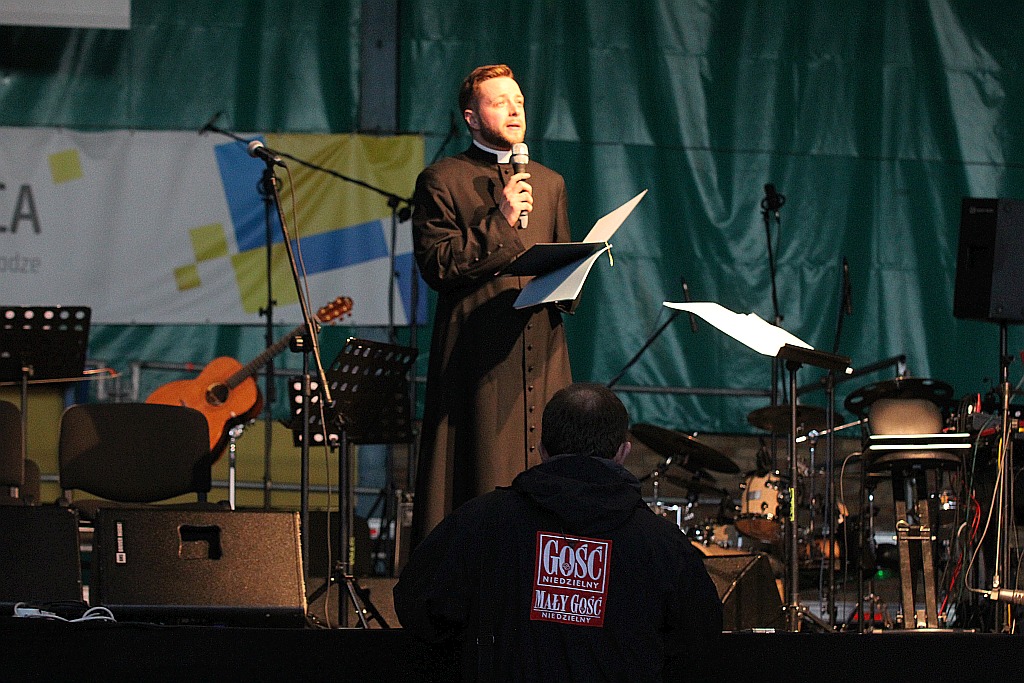 Światowy Dzień Młodzieży. Koncert ROCK AND FIRE oraz oratorium