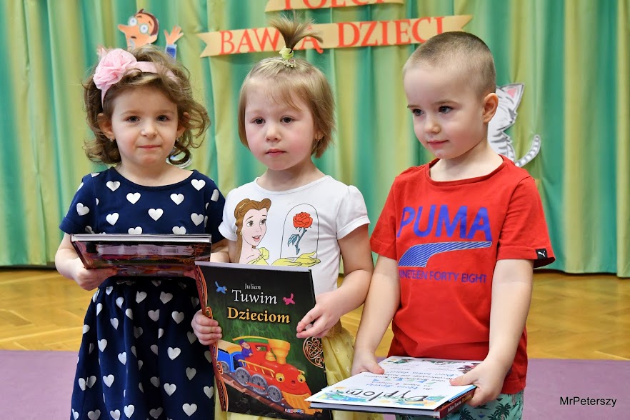 Poeci bawią dzieci. Stokrotkowy Konkurs Recytatorski