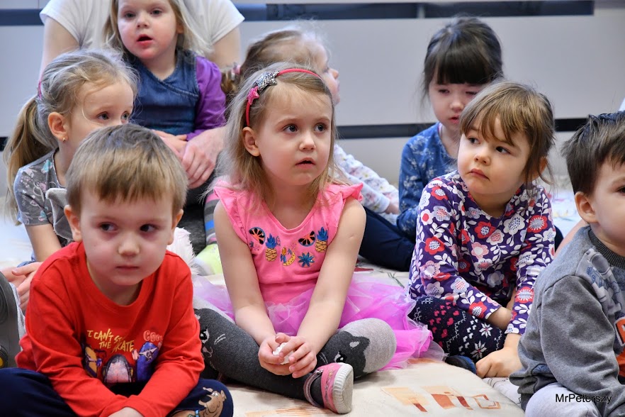 Poeci bawią dzieci. Stokrotkowy Konkurs Recytatorski