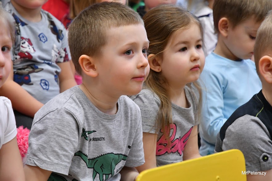 Poeci bawią dzieci. Stokrotkowy Konkurs Recytatorski