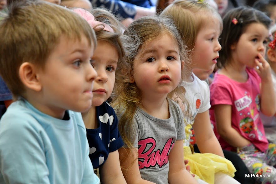 Poeci bawią dzieci. Stokrotkowy Konkurs Recytatorski